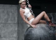 Miley Cyrus Wrecking Ball music video